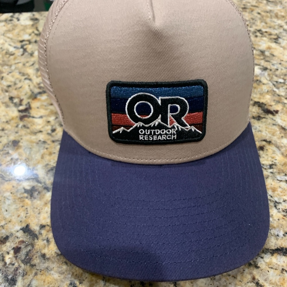 Out door research hat.   Like new..